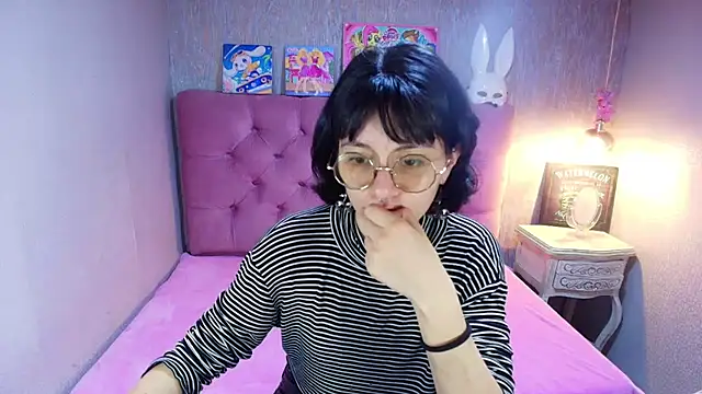 charlottemoonxz online show from April 21, 2026, 6:34 pm