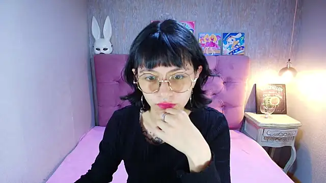 Snapshot of charlottemoonxz chatting on June 17, 2026, 5:14 pm charlottemoonxz online show from June 17, 2026, 5:14 pm