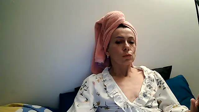 anechka1 online show from June 7, 2026, 2:37 am