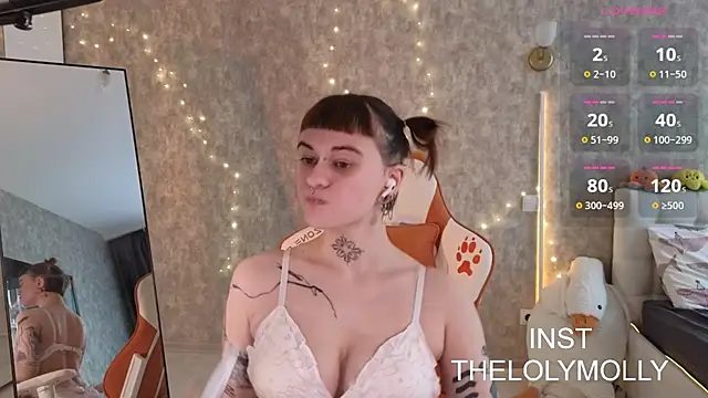 LolyMolli online show from October 16, 2025, 10:05 am