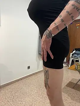 Kamaleonix online show from February 12, 2026, 10:27 pm