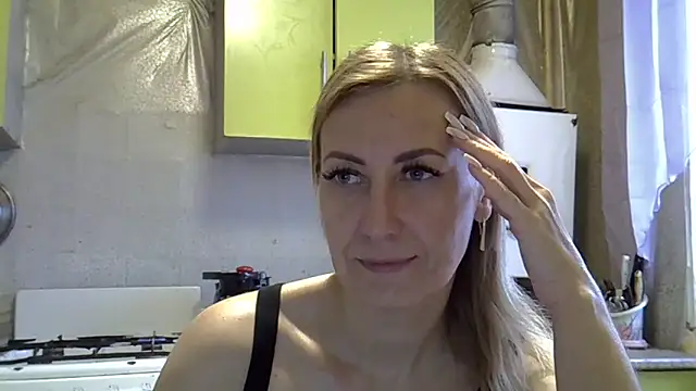 AshleyXHoney online show from December 10, 2024, 6:44 am