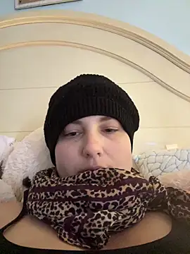 MilfyMrsRobinson online show from March 4, 2026, 7:53 pm