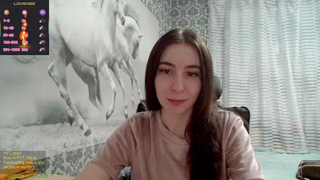 Wowpornoo online show from February 26, 2025, 5:07 pm