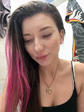 Snapshot of MooonReal chatting on January 3, 2025, 1:27 am MooonReal online show from January 3, 2025, 1:27 am