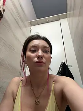 Snapshot of MooonReal chatting on January 4, 2025, 2:56 am MooonReal online show from January 4, 2025, 2:56 am