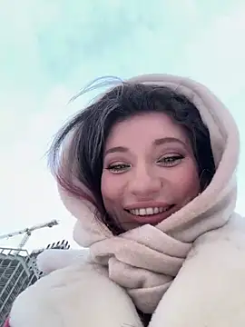 Snapshot of MooonReal chatting on January 31, 2025, 3:20 am MooonReal online show from January 31, 2025, 3:20 am