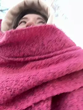 Snapshot of MooonReal chatting on February 6, 2025, 3:06 am MooonReal online show from February 6, 2025, 3:06 am