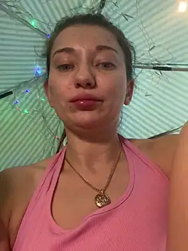 Snapshot of MooonReal chatting on February 8, 2025, 8:52 am MooonReal online show from February 8, 2025, 8:52 am