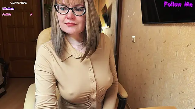 Snapshot of MyLadySkyLuck chatting on June 7, 2026, 5:16 pm MyLadySkyLuck online show from June 7, 2026, 5:16 pm