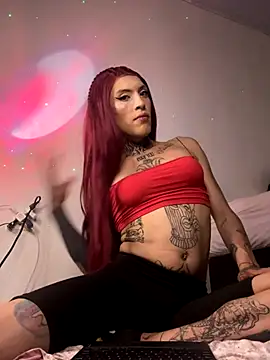 charlotbelucci  online show from September 17, 2025, 12:18 pm