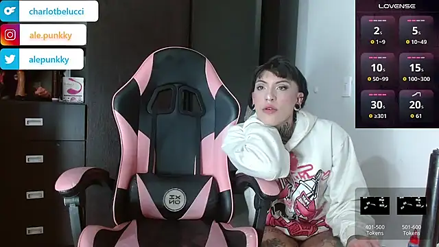 charlotbelucci  online show from November 27, 2025, 8:38 am