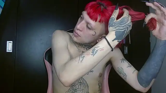 Snapshot of charlotbelucci_ chatting on April 28, 2026, 2:11 pm charlotbelucci online show from April 28, 2026, 2:11 pm