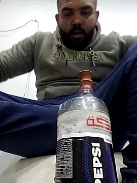 ListedLoin online show from February 21, 2025, 4:37 pm