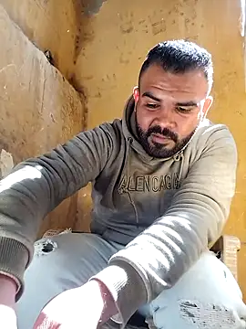 ListedLoin online show from February 25, 2025, 10:47 am