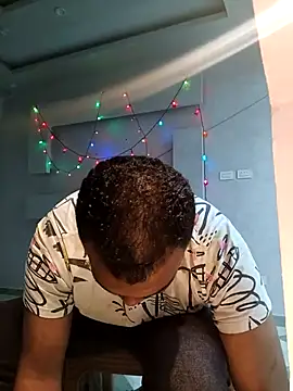 ListedLoin online show from March 7, 2025, 7:49 pm