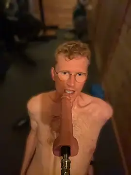 flaxlesh online show from July 4, 2026, 9:21 pm