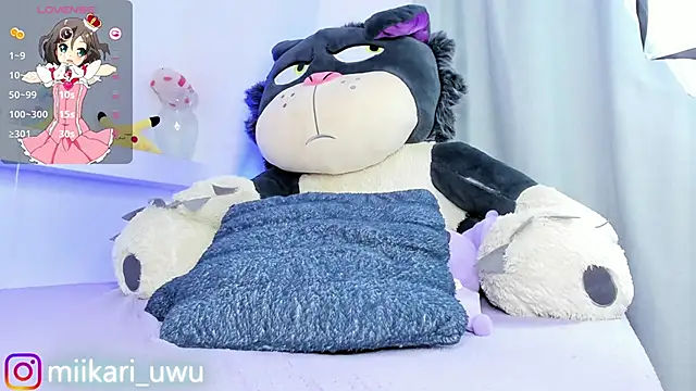 Ahri Elderwood online show from February 4, 2025, 7:18 am