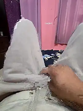 Loveboycurvy online show from February 2, 2026, 2:43 am