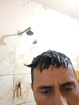 Snapshot of luissilva0071 chatting on February 8, 2026, 4:43 pm luissilva0071 online show from February 8, 2026, 4:43 pm