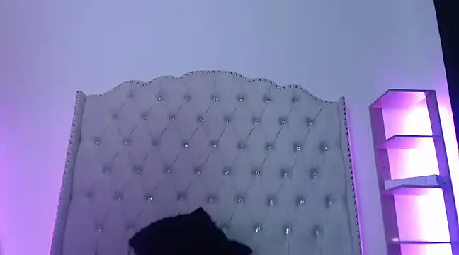 Abril Squirt online show from March 19, 2025, 10:55 am