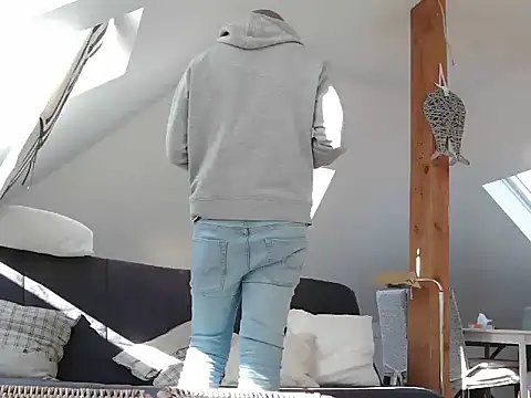 Snapshot of maxmueller321 chatting on March 18, 2026, 9:12 am maxmueller321 online show from March 18, 2026, 9:12 am