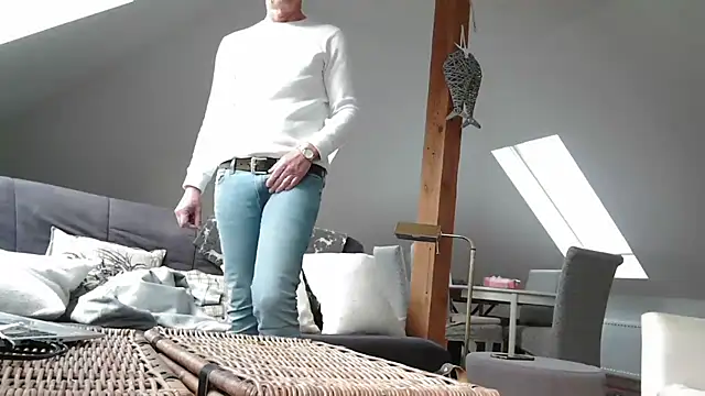 Snapshot of maxmueller321 chatting on April 16, 2026, 7:42 am maxmueller321 online show from April 16, 2026, 7:42 am