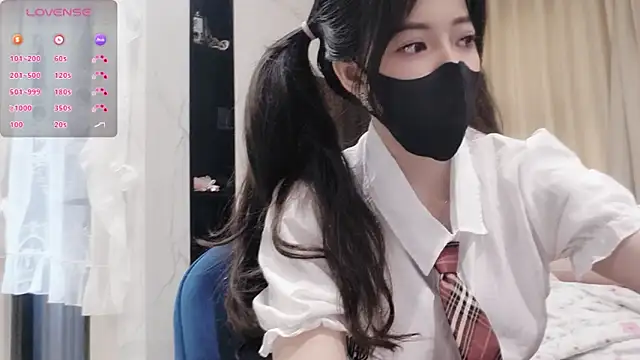 TuyetNhi2k6 online show from January 11, 2025, 2:30 am