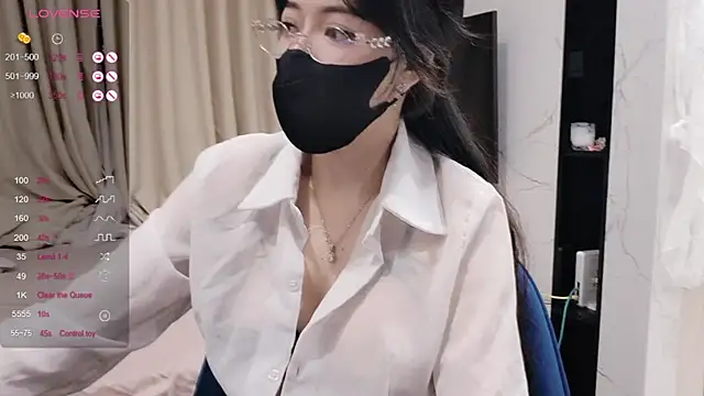 TuyetNhi2k6 online show from January 31, 2025, 2:17 pm