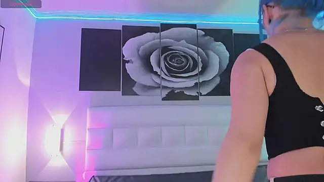 sofi bakerr online show from September 10, 2025, 11:32 am