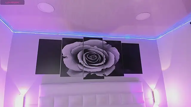 sofi bakerr online show from November 5, 2025, 11:43 am