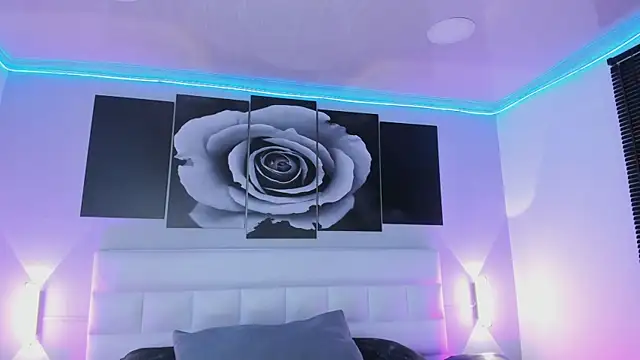 sofi bakerr online show from November 15, 2025, 11:40 am