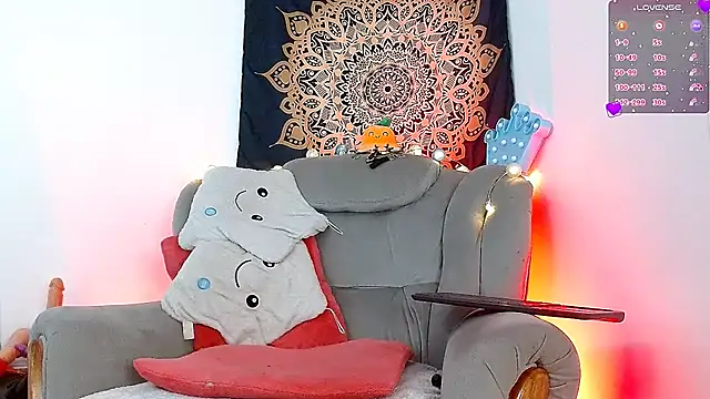 tevenwhiite online show from February 5, 2025, 6:24 am