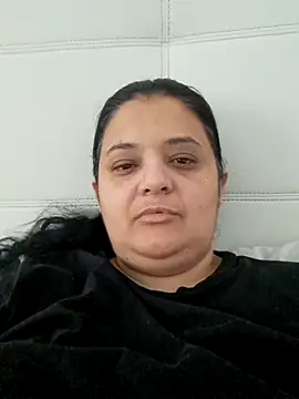 sarahhh1987 online show from February 16, 2026, 6:31 am