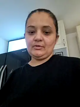 sarahhh1987 online show from February 17, 2026, 7:38 am