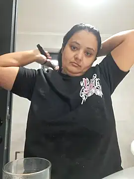 sarahhh1987 online show from March 2, 2026, 8:43 am