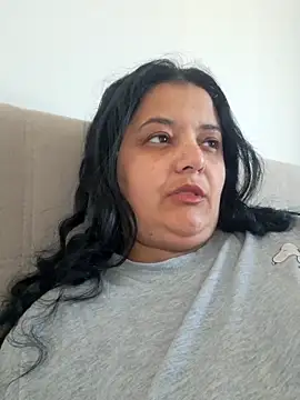 sarahhh1987 online show from April 20, 2026, 6:38 am