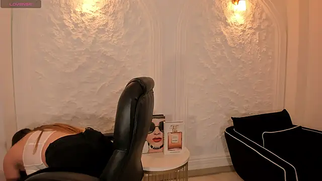 BellaRose X online show from November 8, 2025, 4:23 am