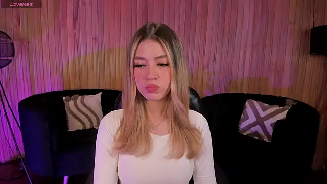 ViolettHansson online show from January 8, 2026, 6:32 pm