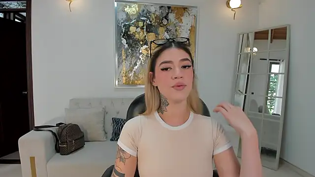 ViolettHansson online show from February 10, 2026, 6:45 pm