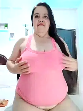 lunanataly online show from February 12, 2025, 7:56 pm