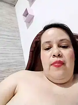 lunanataly online show from March 11, 2025, 1:26 am