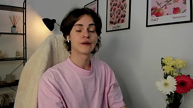 little femb0y online show from March 10, 2026, 11:48 am