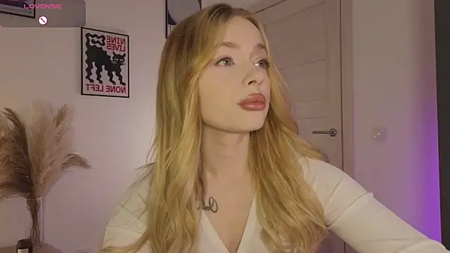  MayShy  online show from March 19, 2025, 2:35 pm