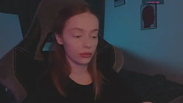  MayShy  online show from September 25, 2025, 9:51 pm