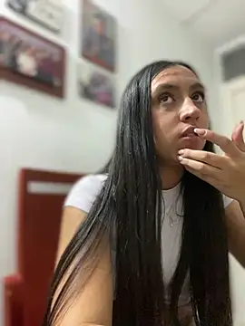 Salome golvert online show from January 10, 2025, 10:46 pm