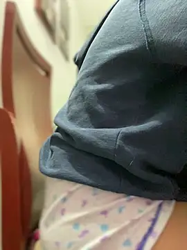 Salome golvert online show from March 6, 2025, 2:51 am