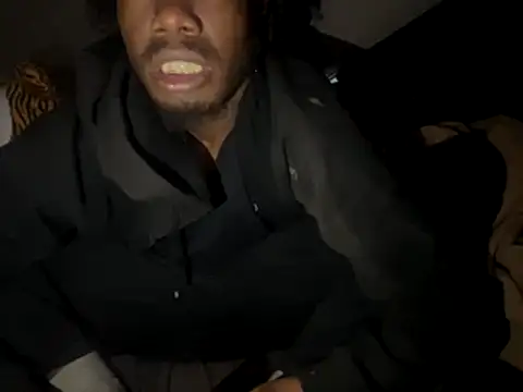 SlimeCrownzOut5 online show from November 27, 2025, 1:24 pm