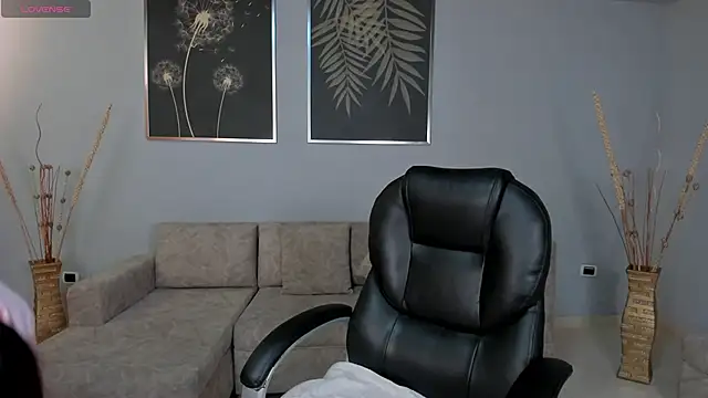 AnaisNin online show from September 26, 2025, 2:37 am