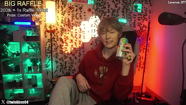 Snapshot of twinkben chatting on February 16, 2026, 10:39 pm twinkben online show from February 16, 2026, 10:39 pm